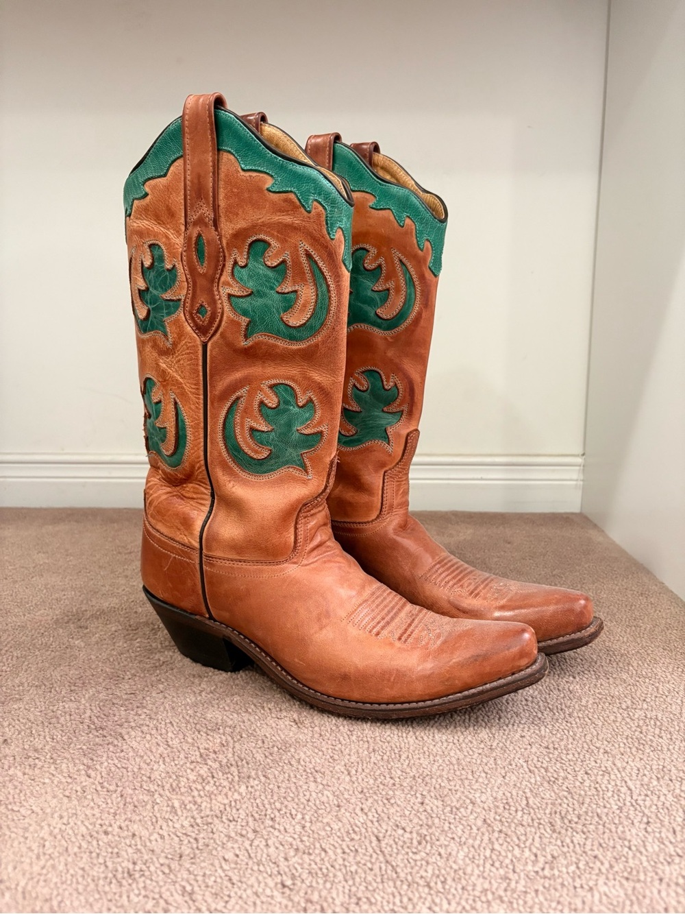 Old West Brown Leather Western Cowboy Boots with Green Inlay